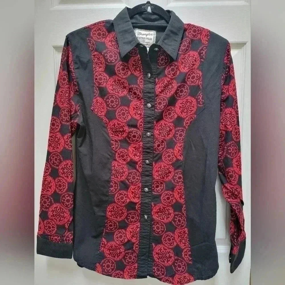Wrangler Western Wear For Women Vintage Western Red & Black Large